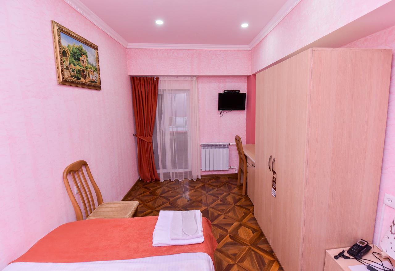 אלוורדי Gayane Hotel מראה חיצוני תמונה